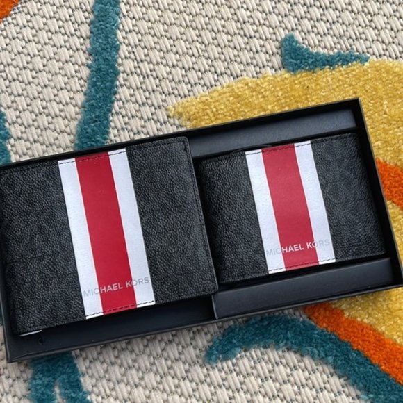 Michael Kors Boxed Signature 3 in 1 Bifold Wallet In Black / Flame Red - Picture 10 of 16